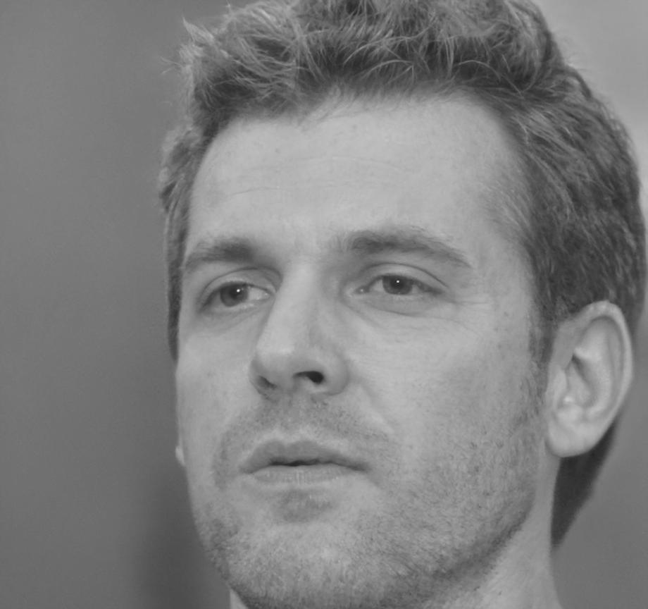 Evert Lindström, Operations Director at TechFlow Distribution